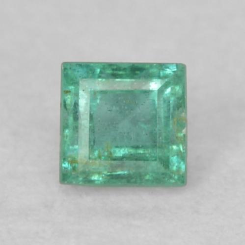 0.1ct Medium Light-Green Emerald Gem from Colombia