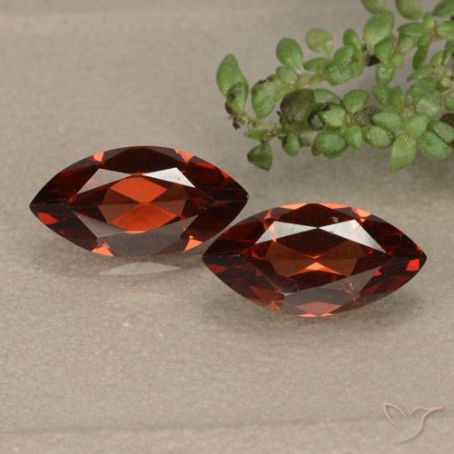 Medium Red Granato piropo Gem - 1.2ct Marquise sfaccettato (ID: 479416)