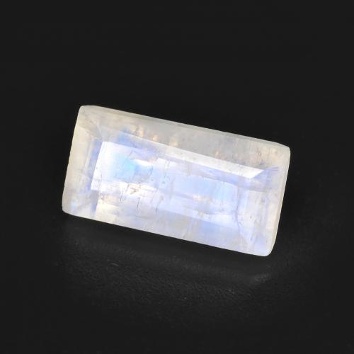 Blanc bleuâtre Pierre de Lune Arc en Ciel gemme - 2.1ct Baquette facette (ID: 584980)
