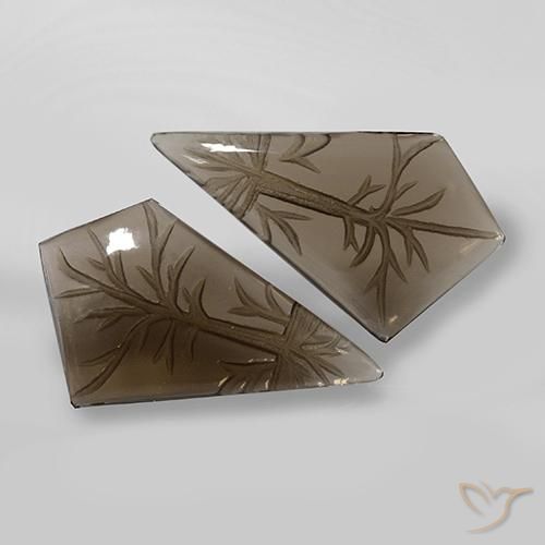 浅棕色 烟晶 Gem - 11.2ct Carved Rhomb (ID: 501537)