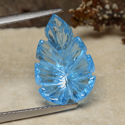 スイスブルー トパーズ 宝石 - 6.4ct ファンタジー彫刻リーフ (ID: 485828)