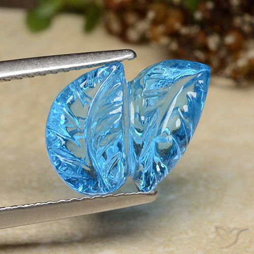 瑞士蓝 黄玉 Gem - 5.8ct Fantasy Carved Leaf (ID: 486079)
